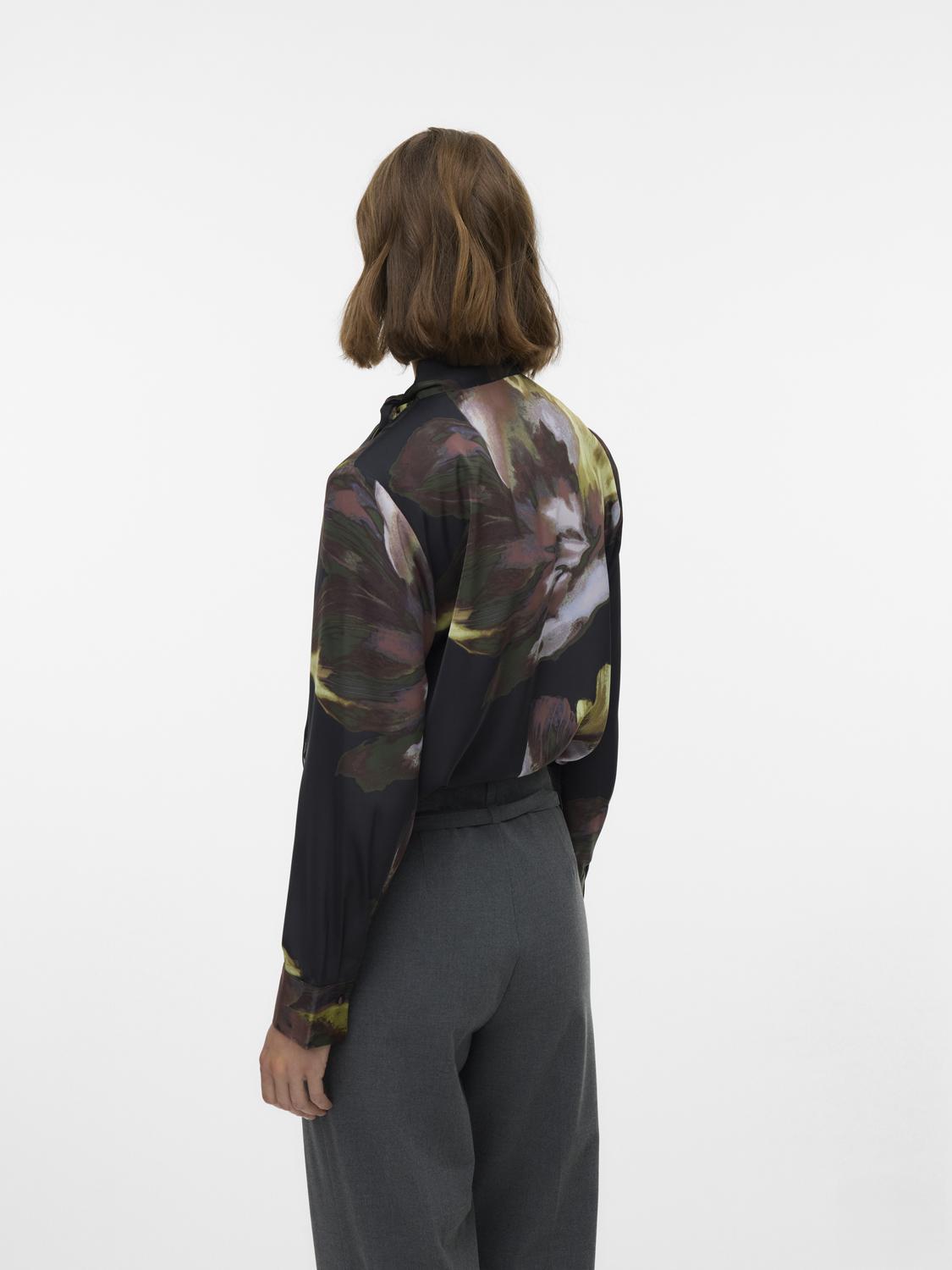 model_shot-back